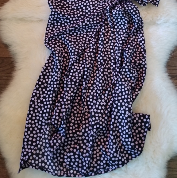 Springtime Posh - Picture 2 of 2